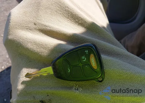 2005 Dodge Grand Caravan Sxt from USA, damaged, VIN 2D4GP44LX5R333392